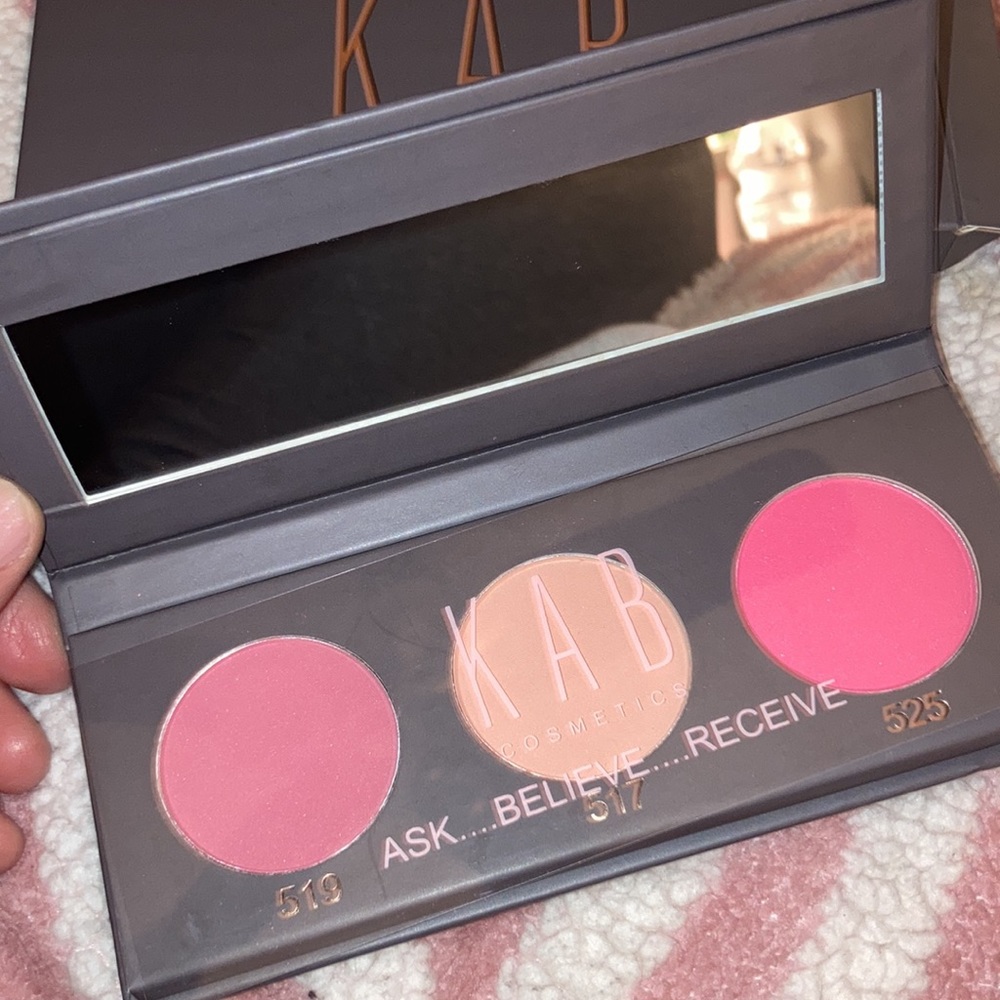 KAB cosmetics - Vanilla Bean- Blush me up pallet